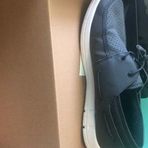 Men’s size 12 port shoes